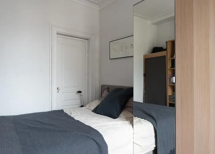 Cocoon With Balcony Daire Paris