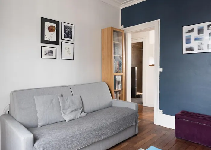 Cocoon With Balcony Daire