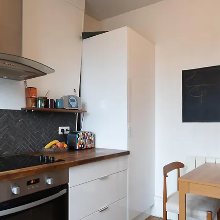 Cocoon With Balcony דירה *